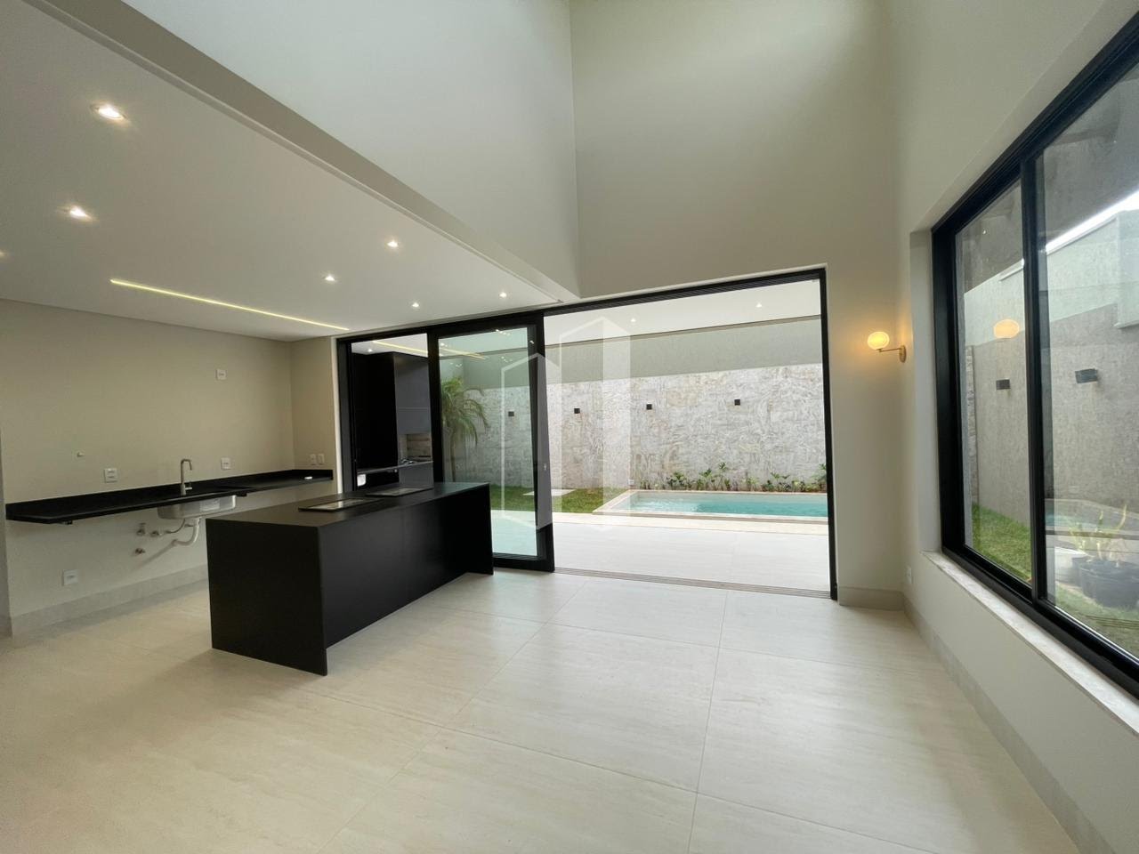 Casa à venda com 3 quartos, 3 suítes, 4 vagas e 220m² no Jardins Parma, Senador Canedo (GO) — foto 22 de 30