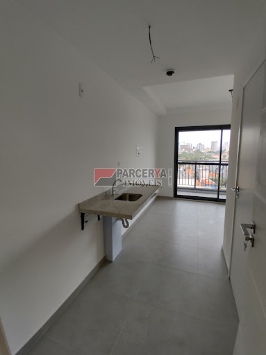 Sala comercial ou apartamento residencial metrô Guilhermina