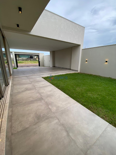 Casa à Venda no Residencial Paris, Sinop: 3 Suítes