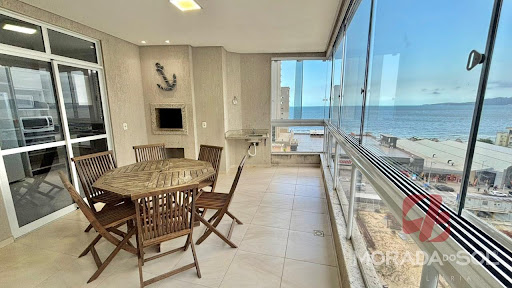 Apartamento em Meia Praia  -  Itapema