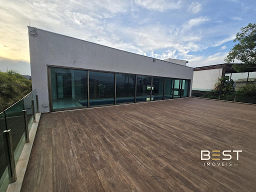 Casa com 5 suítes e piscina no Vale dos Cristais