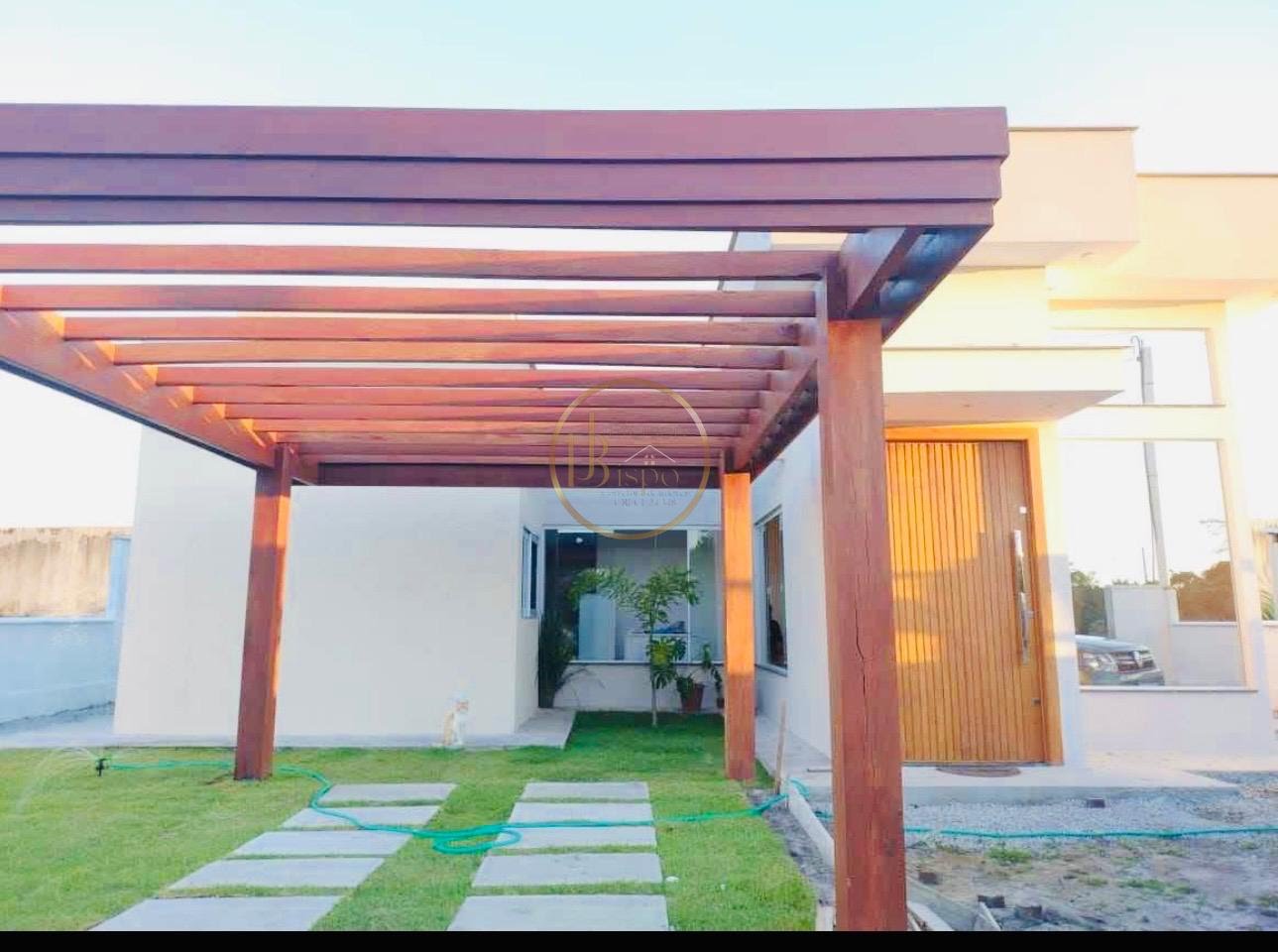 Casa à venda com 3 quartos, 3 banheiros, 2 vagas e 100m² no Coroa Vermelha, Santa Cruz Cabrália — foto principal