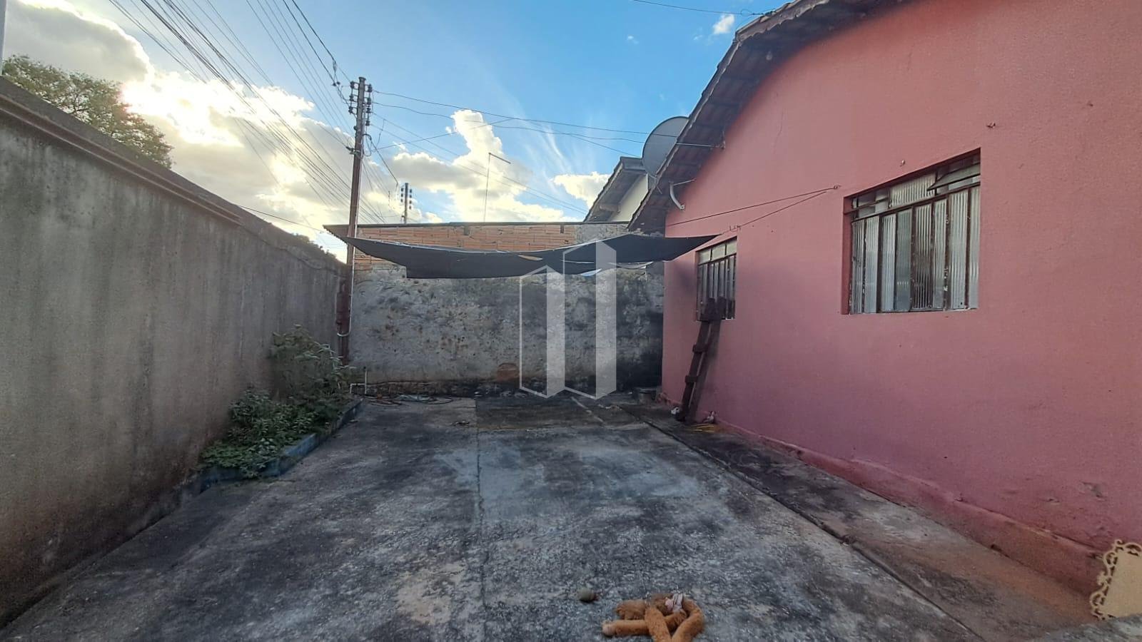 Casa à venda com 2 quartos, 2 banheiros, 3 vagas e 120m² no Vila Brasília, Aparecida de Goiânia (GO) — foto 2 de 9