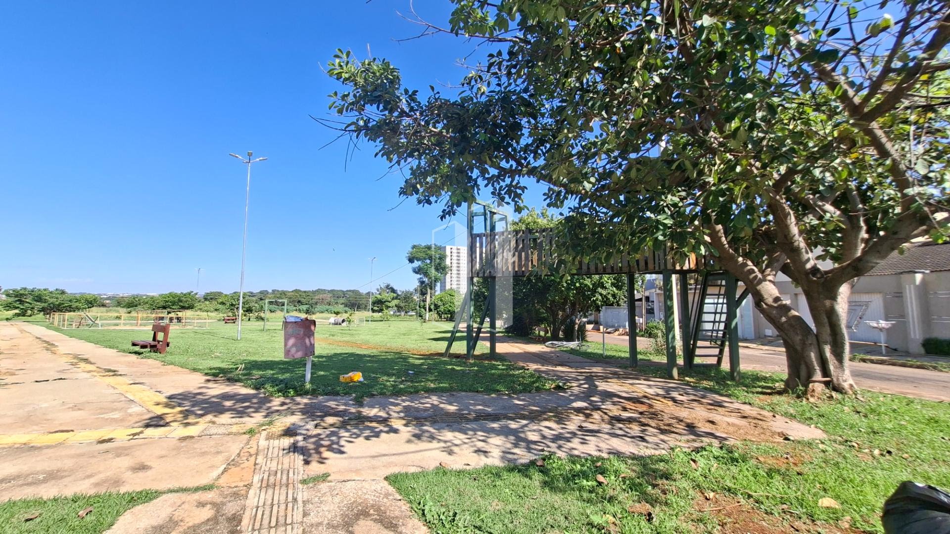 Terreno à venda com 300m² de terreno no Residencial Porto Seguro, Goiânia (GO) — foto 2 de 3
