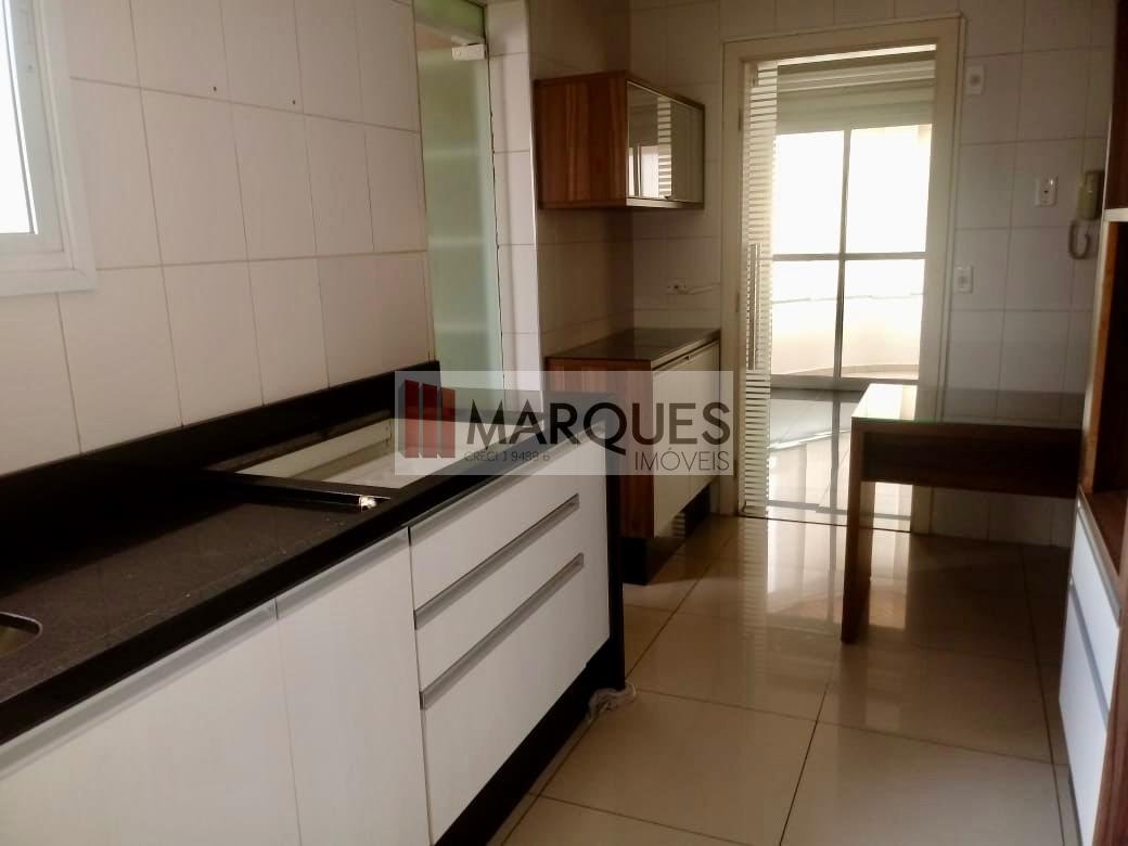 Cozinha com armarios