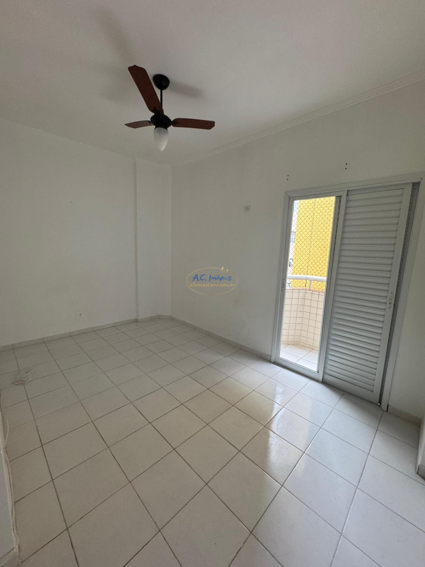 Apartamento à venda com 2 quartos, 1 suíte, 1 vaga e 74m² no Canto do Forte, Praia Grande (SP) — foto 2 de 11