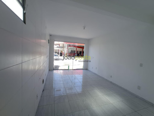 Loja para Alugar na Ponte do Imaruim, Palhoça – 33m², 1 Banheiro