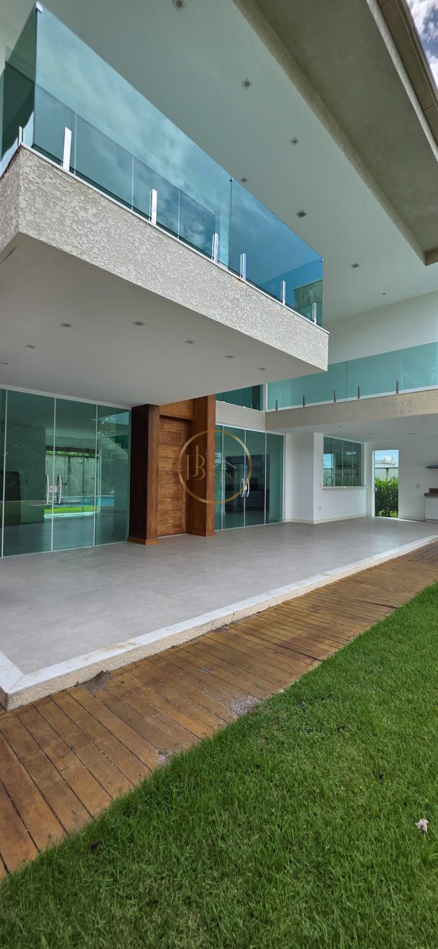 Casa à venda com 3 quartos, 4 banheiros, 3 vagas e 200m² no Dville, Porto Seguro — foto principal