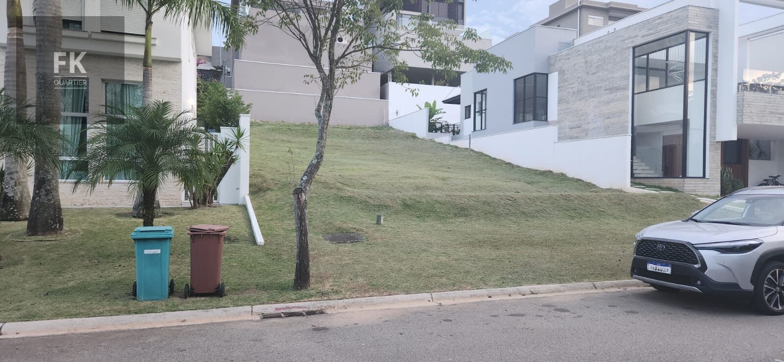 Terreno à venda com 490m² de terreno no Alphaville, Santana de Parnaíba — foto principal