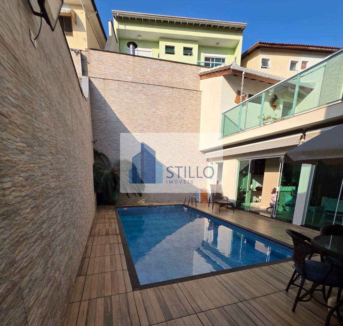 Casa à venda com 3 quartos, 3 banheiros, 4 vagas e 275m² no Jardim Textil, São Paulo — foto principal