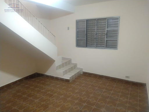 Escadas p dormitório de baixo