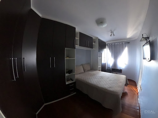 Apartamento com três quartos à venda no Centro de Campos dos Goytacazes, RJ. 