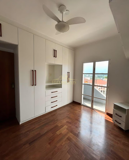 Casa em Esplanada Independência  -  Taubaté