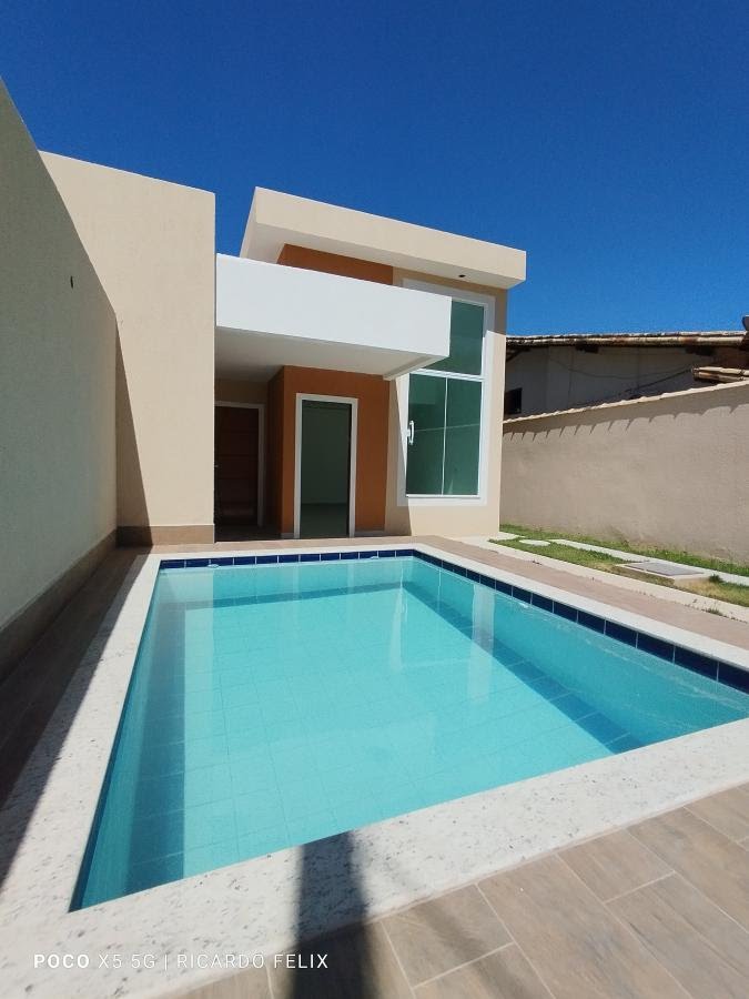 Casa à venda com 3 quartos, 1 suíte, 2 vagas e 210m² no Village, Rio das Ostras (RJ) — foto 2 de 8
