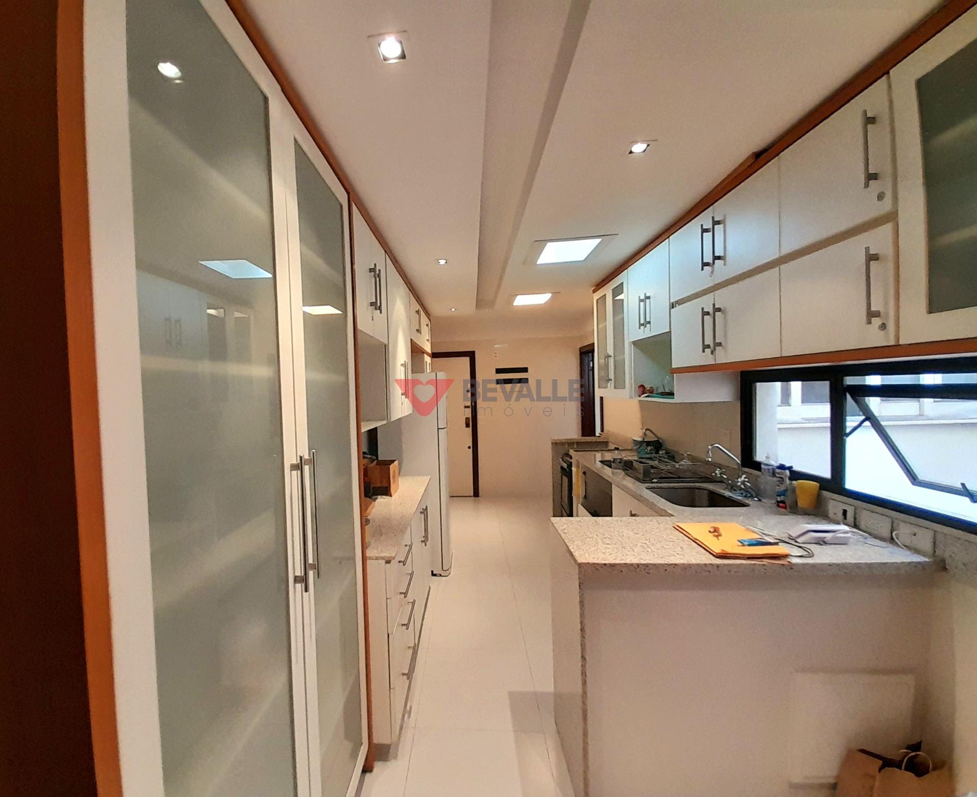 Apartamento à venda com 4 quartos, 2 suítes, 3 vagas e 246m² no Ipanema, Rio de Janeiro (RJ) — foto 8 de 27