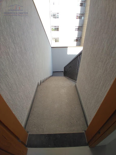 Escadas de acesso da garagem