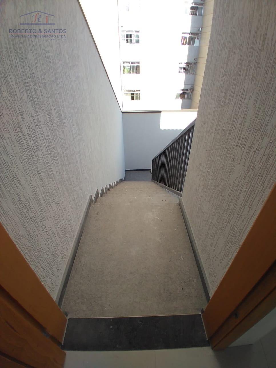 Escadas de acesso da garagem