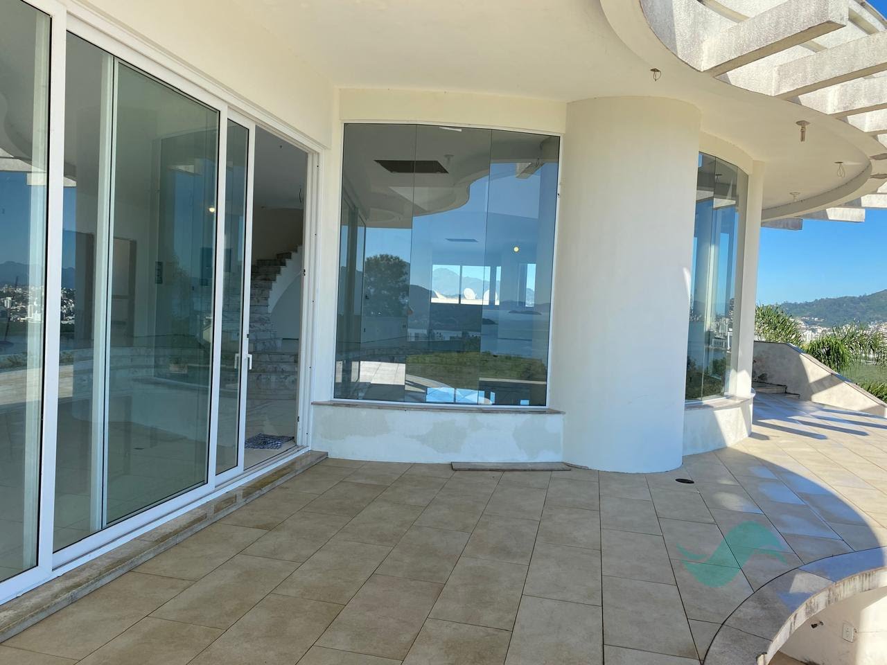 Casa à venda com 6 suítes, 3 vagas e 3400m² no João Paulo, Florianópolis (SC) — foto 23 de 27