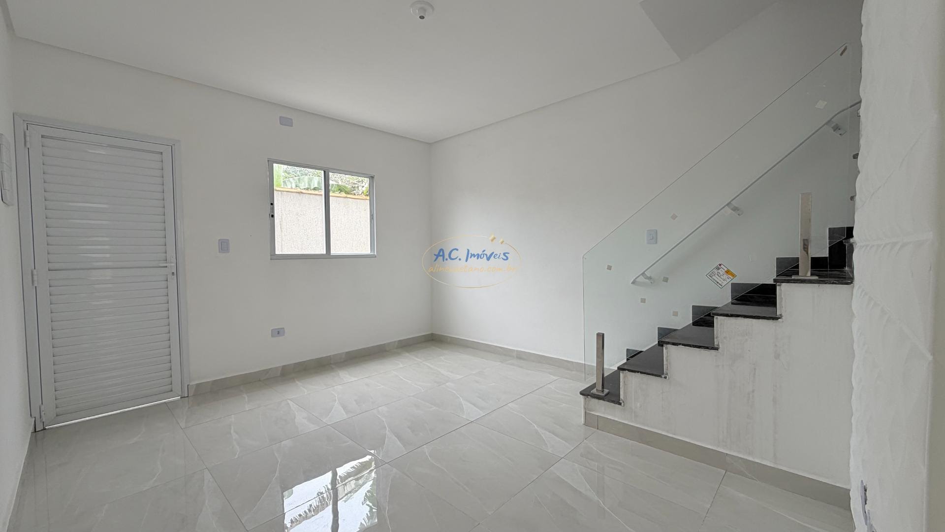 Casa à venda com 2 quartos, 2 banheiros, 1 vaga e 61m² no Quietude, Praia Grande (SP) — foto 2 de 12