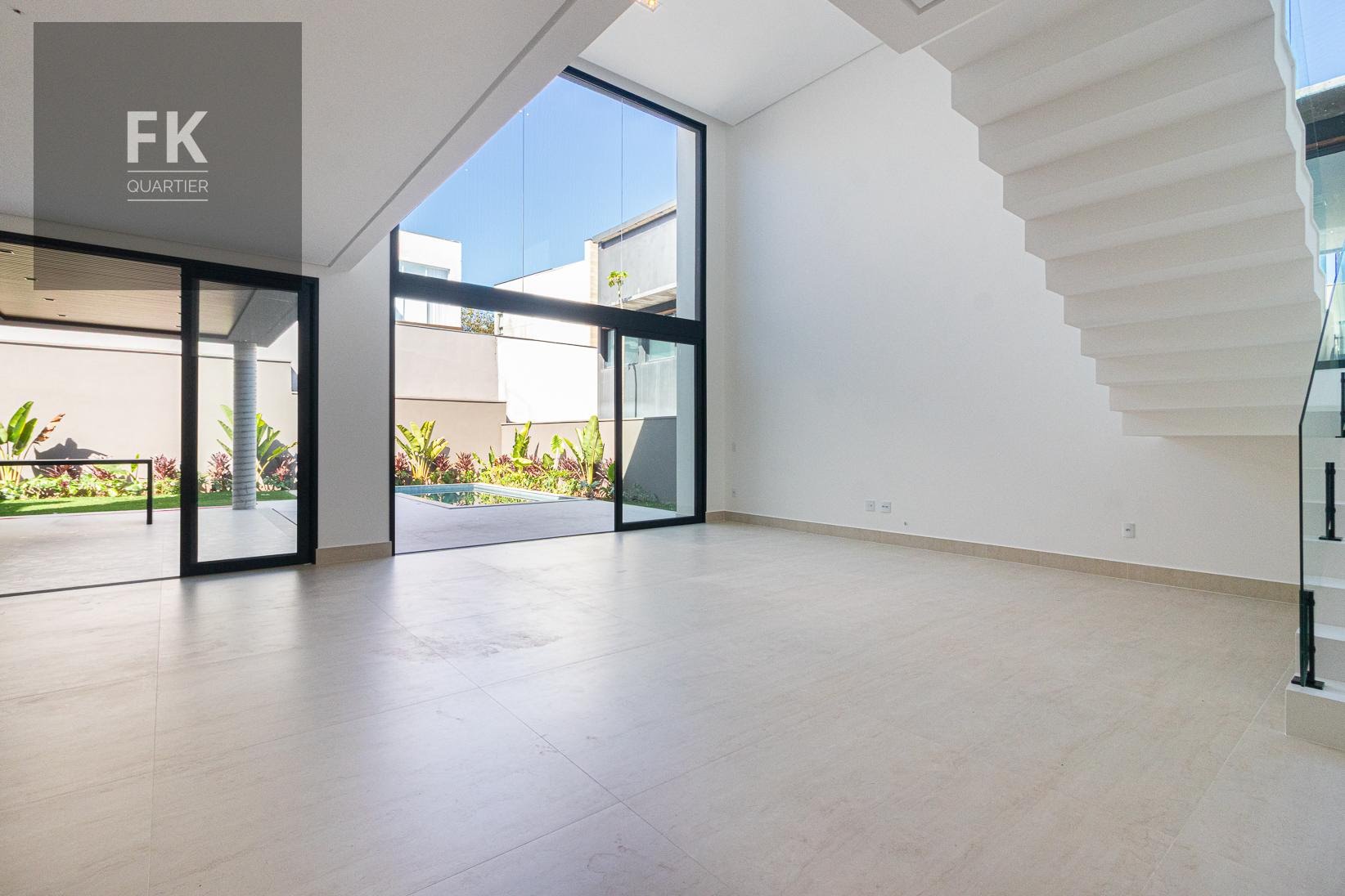 Casa à venda com 4 quartos, 4 suítes e 334m² no Alphaville, Santana de Parnaíba (SP) — foto 3 de 30