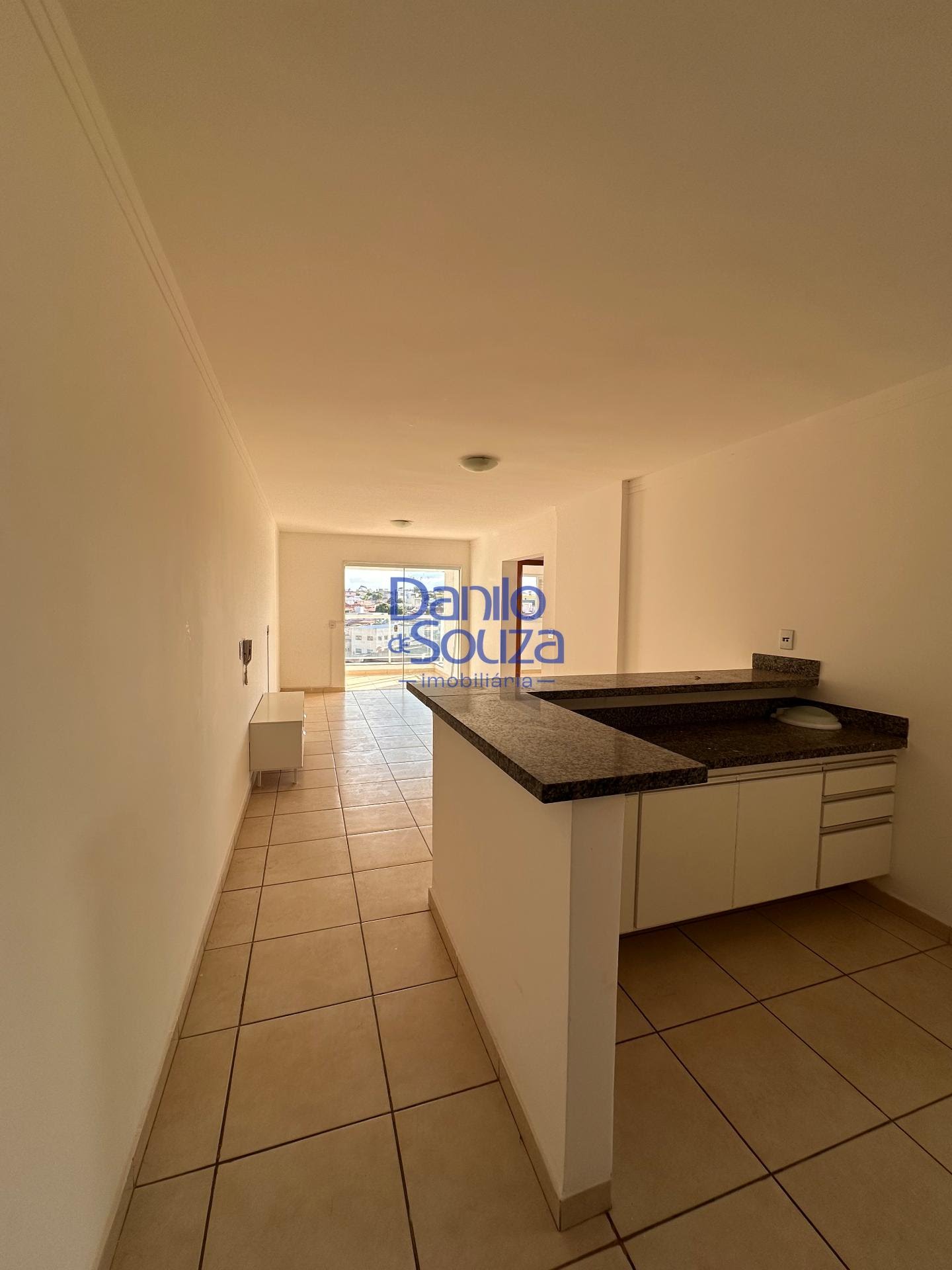 Apartamento à venda com 2 quartos, 1 suíte, 1 vaga e 79m² no Centro, Araxá (MG) — foto 2 de 10
