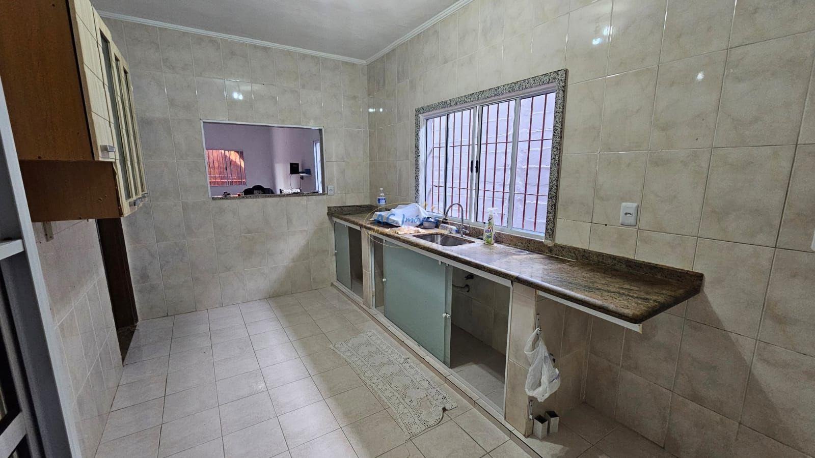 Casa à venda com 3 quartos, 1 suíte, 3 vagas e 190m² no Guilhermina, Praia Grande (SP) — foto 14 de 30
