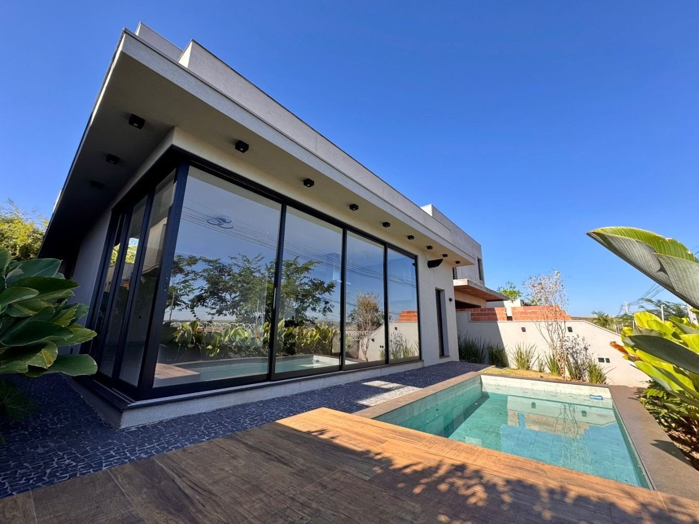 Casa à venda com 4 quartos, 4 suítes, 4 vagas e 261m² no Condomínio Terras de Florença, Ribeirão Preto (SP) — foto 2 de 30