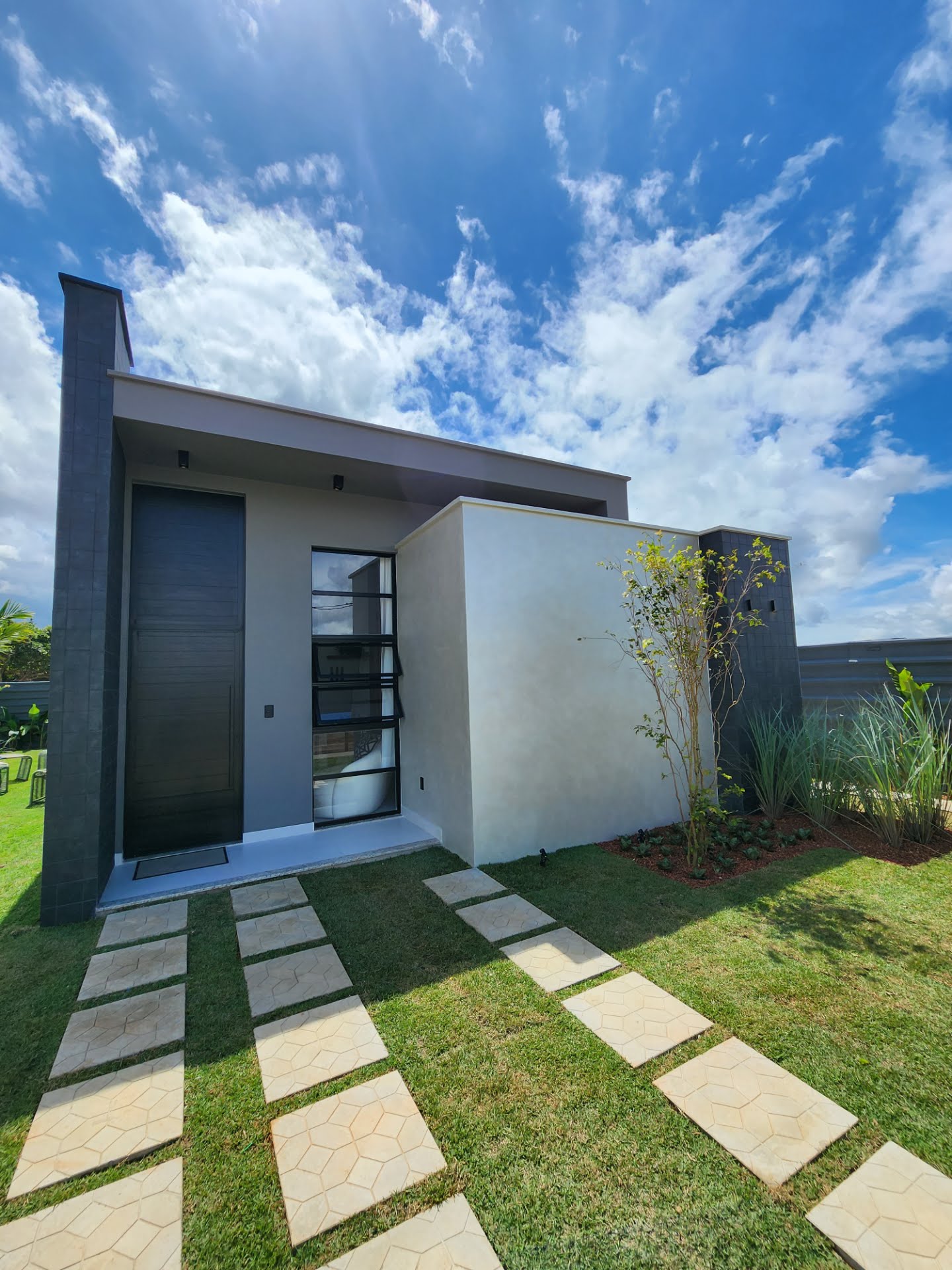 Casa à venda com 3 quartos, 3 suítes, 2 vagas e 184m² no Sim, Feira de Santana (BA) — foto 2 de 13