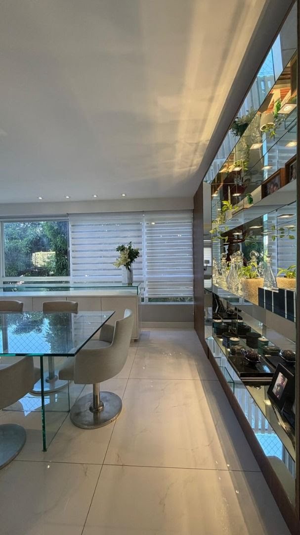 Apartamento à venda com 3 quartos, 3 suítes, 2 vagas e 250m² no Casa Forte, Recife (PE) — foto 2 de 30