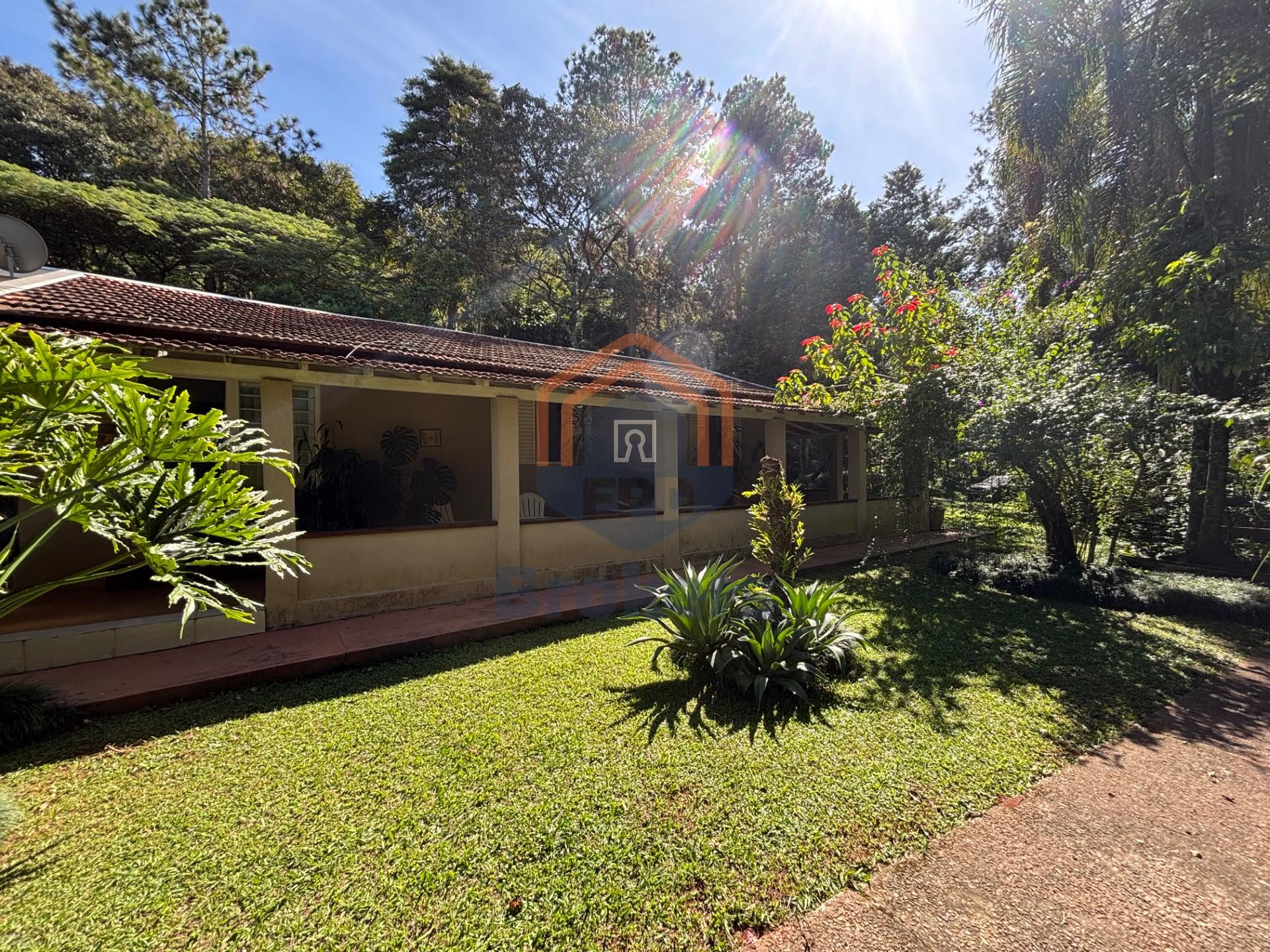 Lateral casa sede 