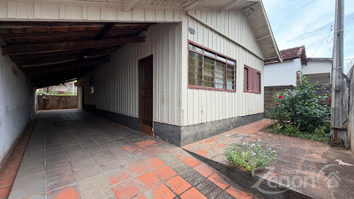 Casa de Madeira  à Venda em Vila Jardim, Adamantina – 3 Quartos