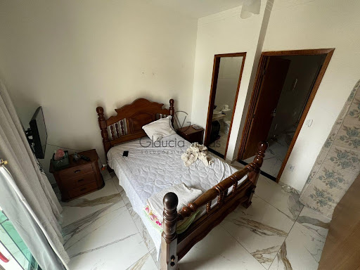 Duplex lindo e espaçoso à venda,  a apenas cinco minutos do centro! 