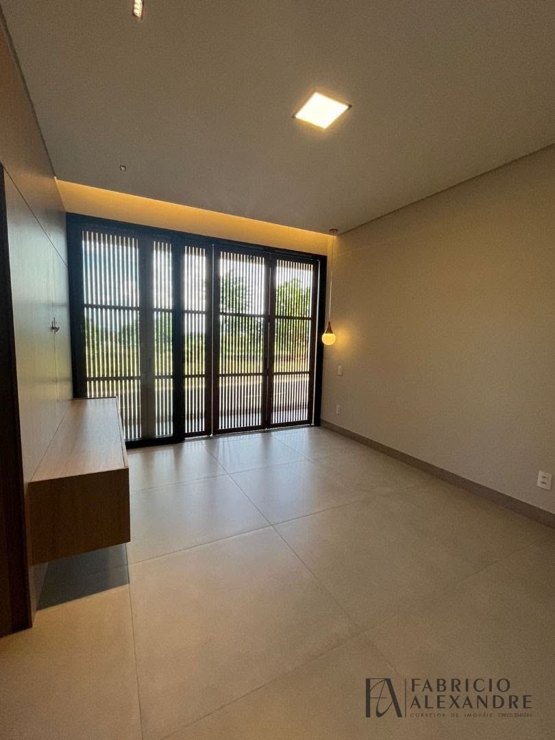 Casa à venda com 3 quartos, 3 suítes, 4 vagas e 250m² no Iguatemi, São José do Rio Preto (SP) — foto 2 de 4