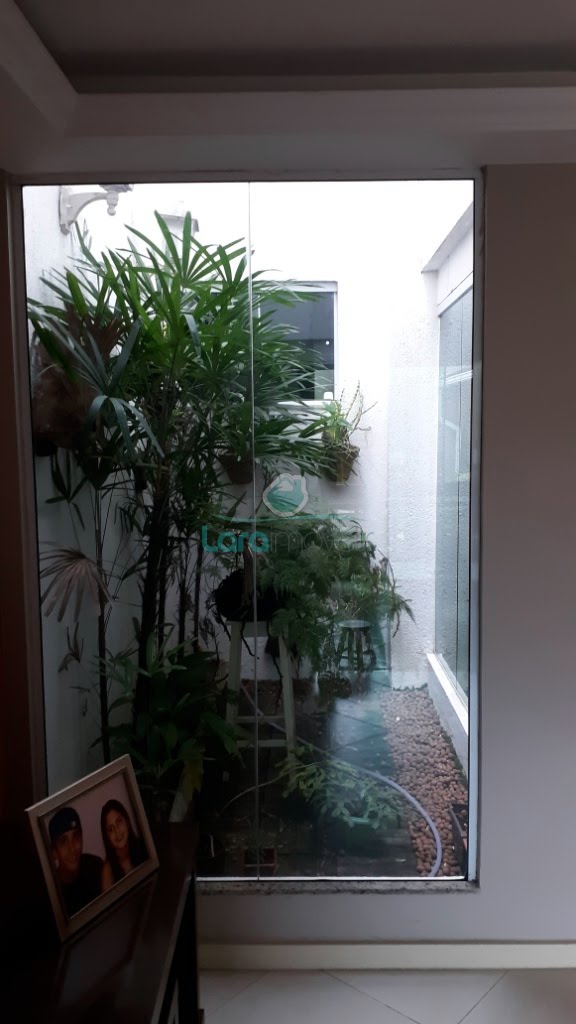 Casa à venda com 4 quartos, 1 suíte, 2 vagas e 300m² no Granja dos Cavaleiros, Macaé (RJ) — foto 20 de 30