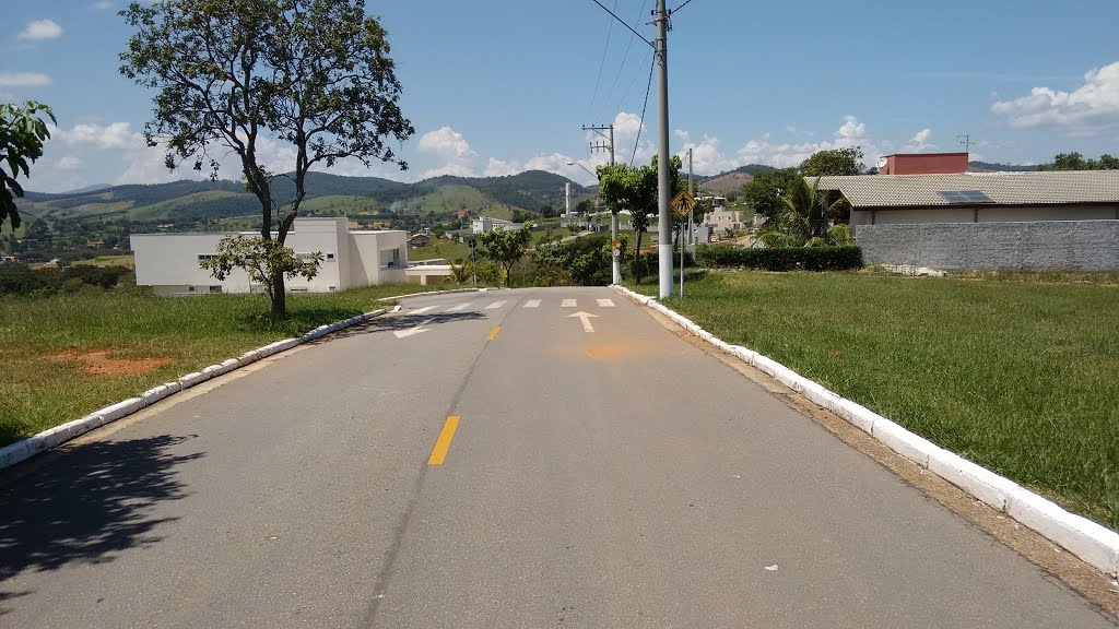 Vista da Rua do Terreno