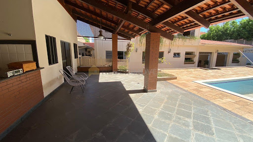 Sobrado comercial para locação no Bairro Quilombo