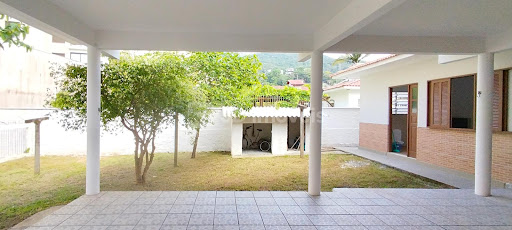 Casa 4 Dormitórios - Córrego Grande  -  Florianópolis, SC