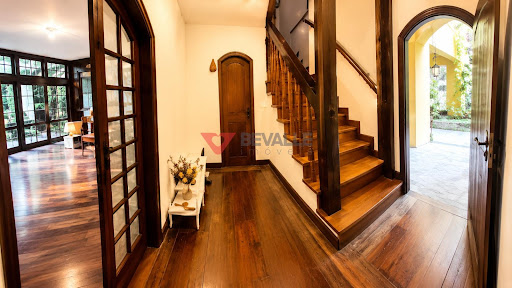 Casa Duplex na Barra da Tijuca RJ com 6 Dormitórios e 5 Suítes
