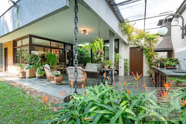 Casa à Venda no Jardim Leonor SP, 4 Suítes, 571m² – R$2,45Mi