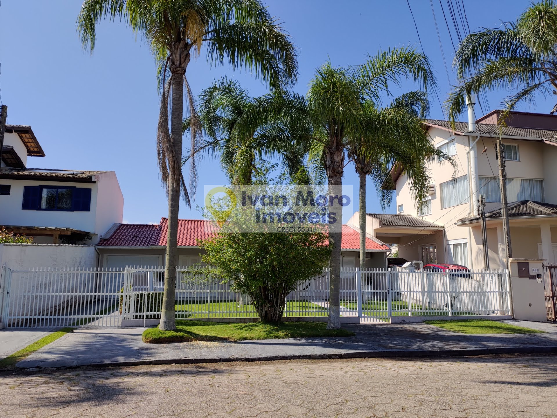 Casa à venda com 3 quartos, 2 banheiros, 3 vagas e 280m² no Daniela, Florianópolis (SC) — foto 2 de 30