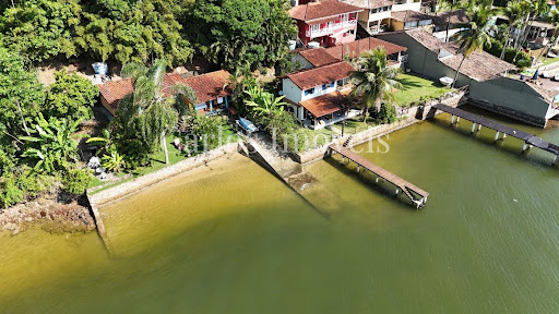 Terreno e Construção para Venda em Angra dos Reis / RJ no bairro Ponta do Sapê