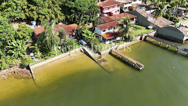 Terreno e Construção para Venda em Angra dos Reis / RJ no bairro Ponta do Sapê