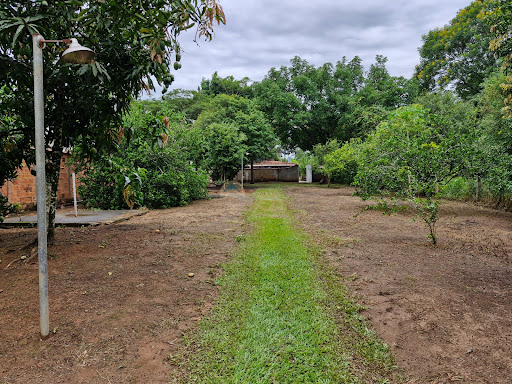 Rancho a venda na Beira do Rio Pardo