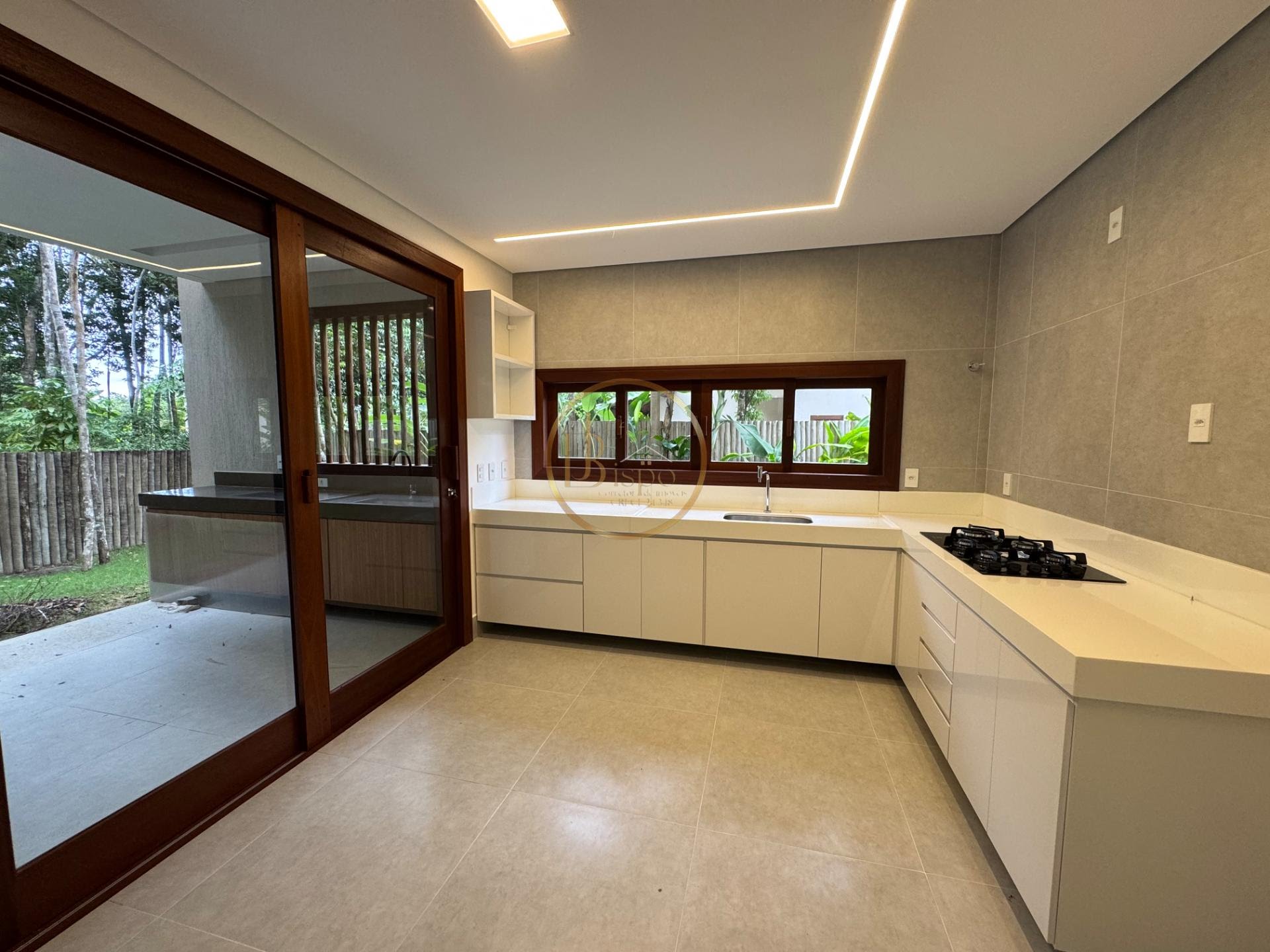 Casa à venda com 4 quartos, 4 suítes, 2 vagas e 230m² no Arraial D'ajuda, Porto Seguro (BA) — foto 5 de 17