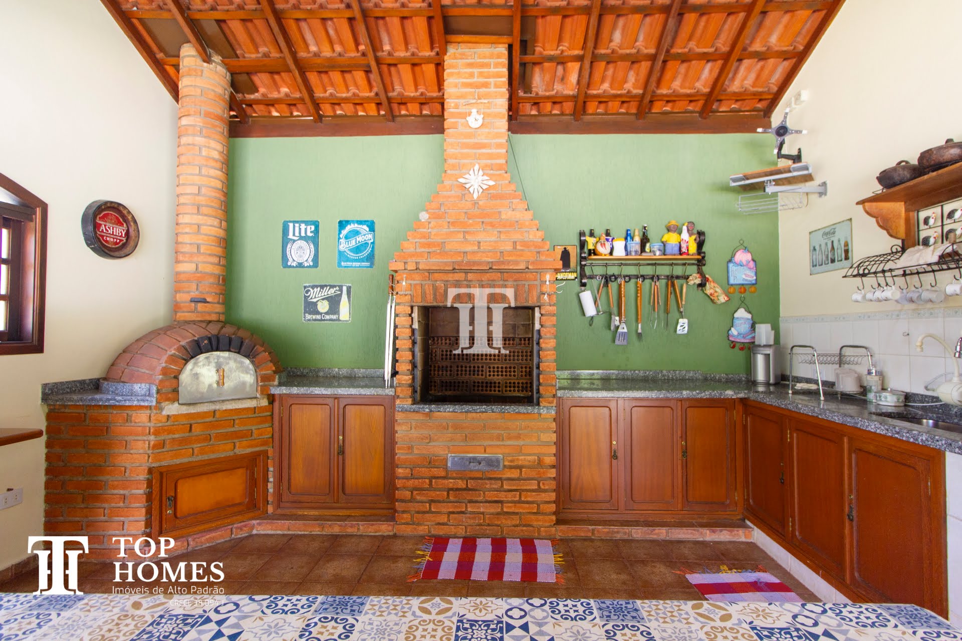 Casa/chácara de alto padrão à venda no condomínio Capela do Barreiro em Itatiba/SP