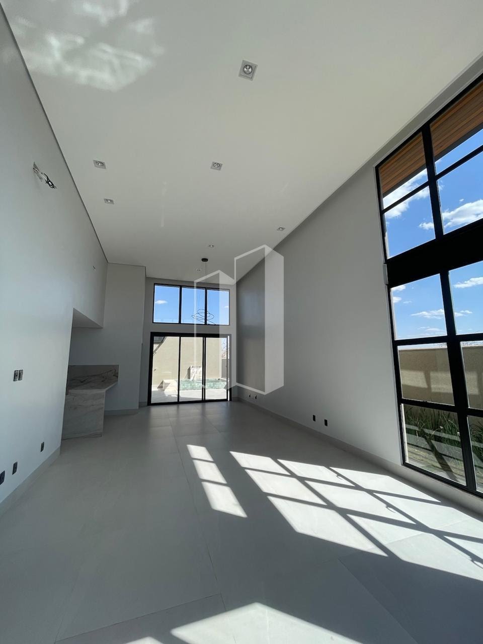 Casa à venda com 3 quartos, 3 suítes, 4 vagas e 207m² no Jardins Nápoles, Senador Canedo (GO) — foto 2 de 30