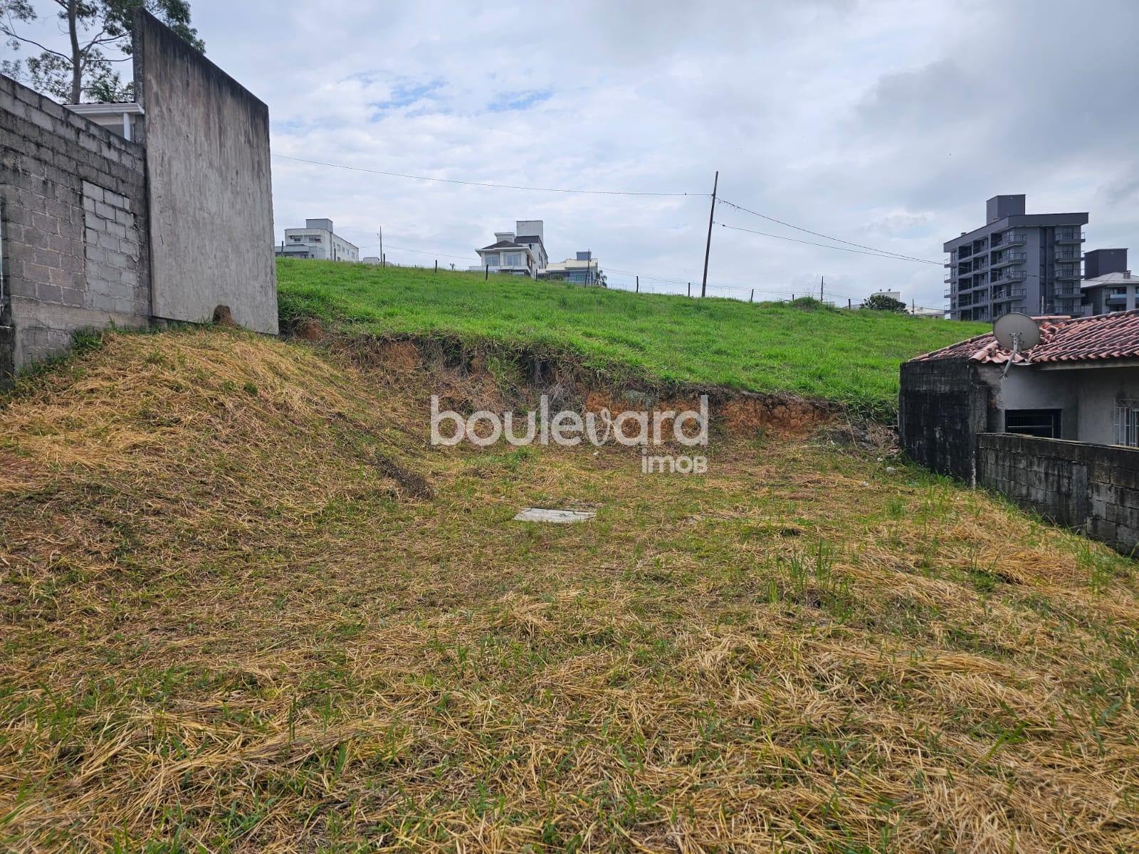 Terreno à venda com 360m² de terreno no Areias, São José (SC) — foto 3 de 4