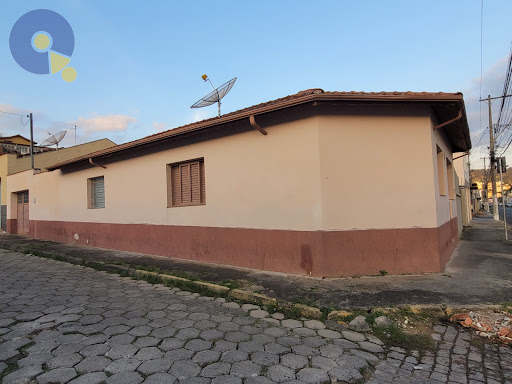 Casa em Av. Saudades  -  Amparo
