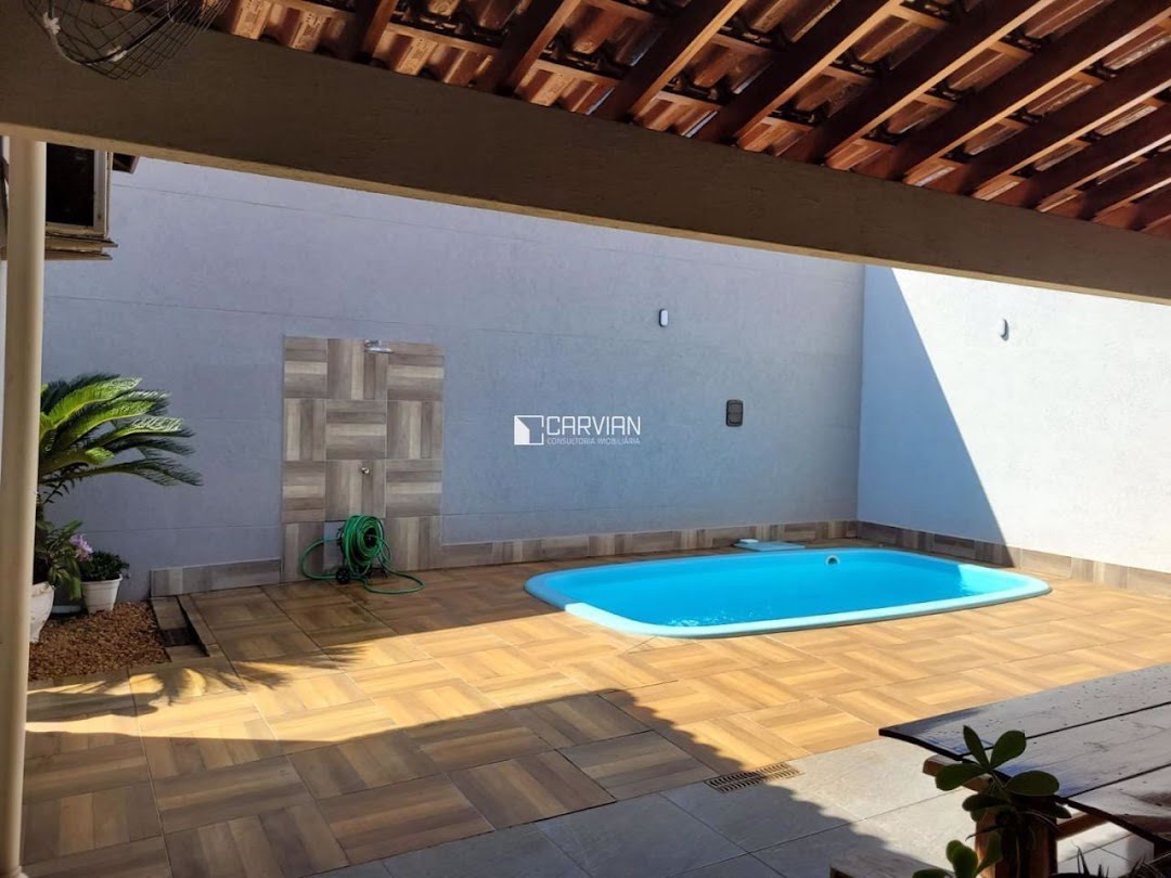 Casa à venda com 3 quartos, 1 suíte, 4 vagas e 170m² no Jardim Jóquei Clube, Ribeirão Preto (SP) — foto 2 de 11