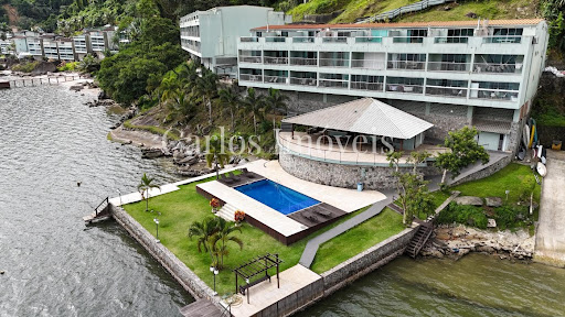 Apartamento Frente Mar para Locação em Angra dos Reis / RJ no bairro Caeira